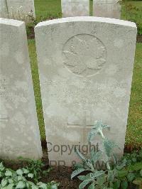 Etaples Military Cemetery - Cowie, William